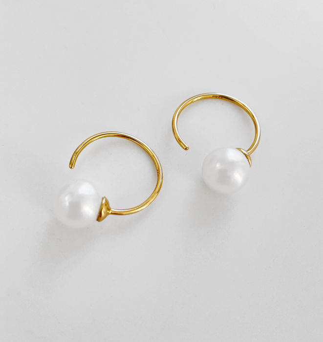 Follow Pearl Earrings