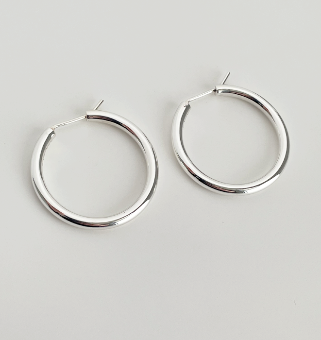 Lisa Hoop Silver Earrings