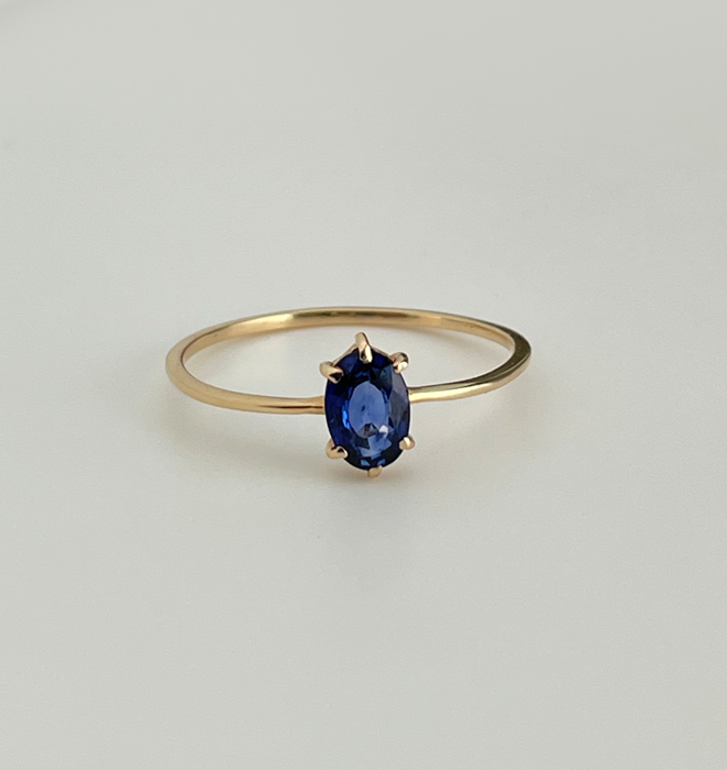 Gold Claw Blue Sapphire Ring