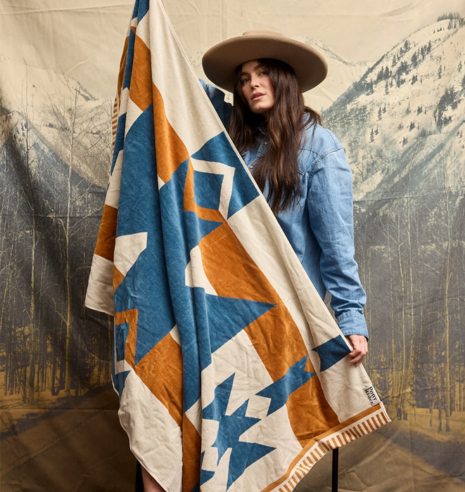 Pony Rider Canyon River Large Towel | Natural / Blue