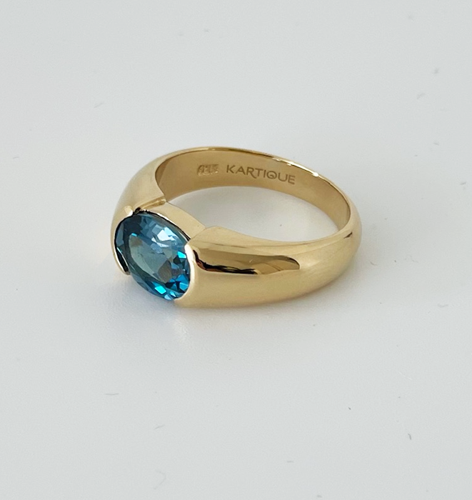 Capri Signet Ring - London Blue Topaz