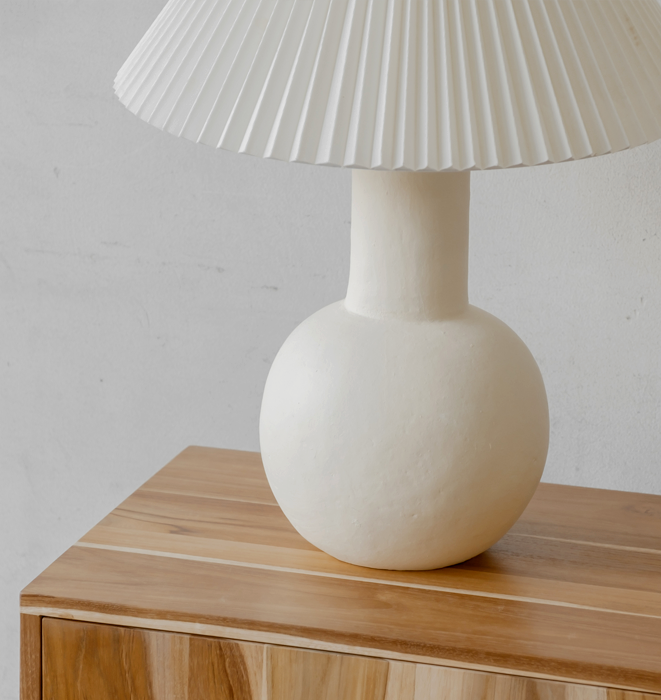 Daisy Cream Ceramic Table Lamp
