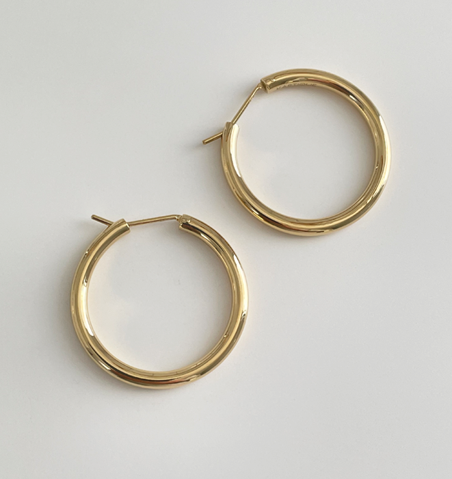 Lisa Hoop Gold Earrings