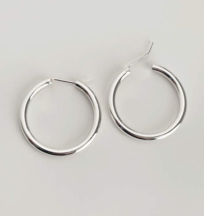 Lisa Hoop Silver Earrings