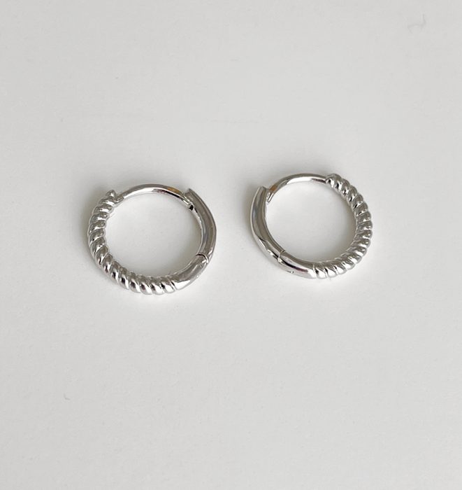 Twist Sleeper Silver Hoops Kartique