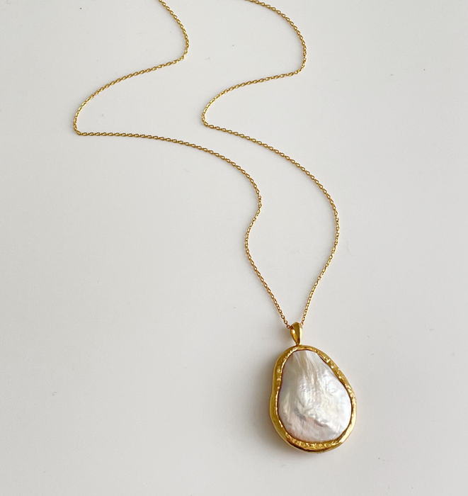 Georgian Jewellery Set 8 – 9 mm AAAA White Freshwater Pearls with 17′  Strand - Vayo