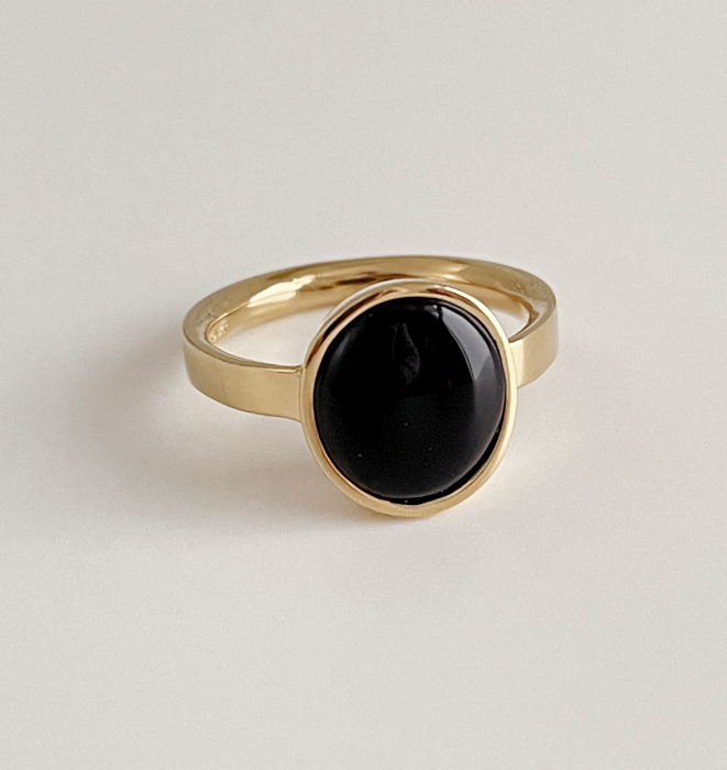 Lana Oval Gold Ring Black Onyx Kartique
